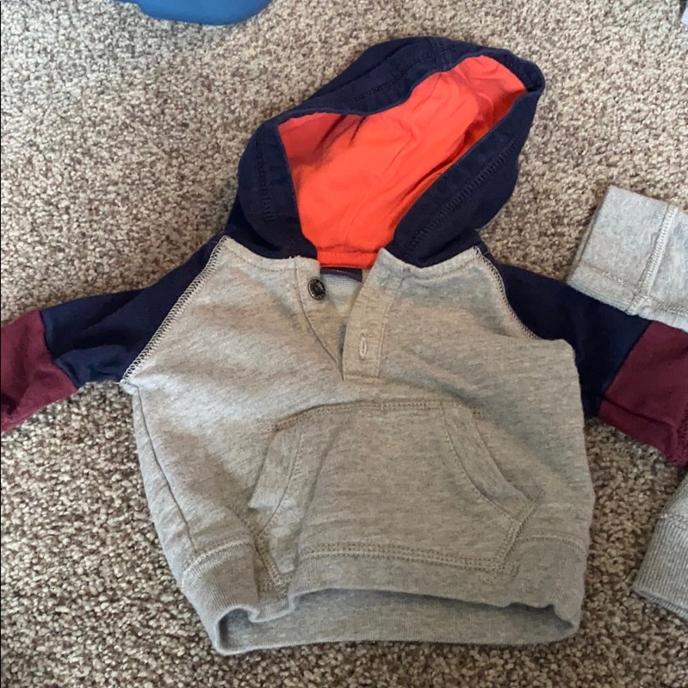 Gap sweatshirts